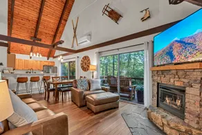 Mtn house •Hot Tub • Firepit • | 5BR 3BA w/ AC - Image 4