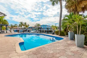 Waterfront+ HTD pool+ 1 mi bch+Game room+Hot tub - Image 2