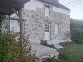 Apartment with a garden - Image 3