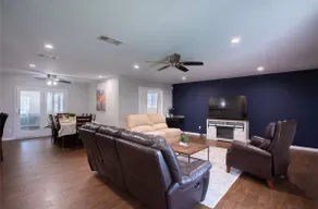 West Dallas Pool House - Image 3