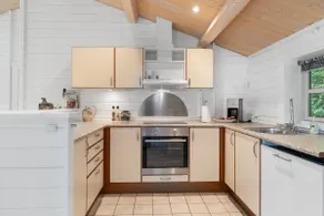 Summer Cottage With Jacuzzi And Sauna - Image 2