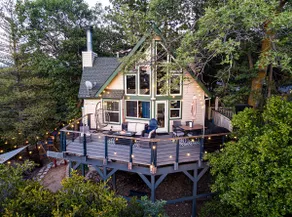 Treetop A-frame Cabin Family Friendly AC + Hot Tub - Image 2