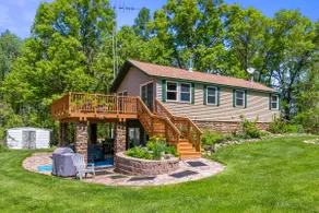 CJ's Cozy Cottage - Image 2