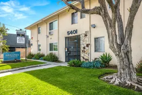 Stylish Escape: Free Gated Parking & Fast WiFi - Image 4
