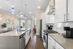Fully-equipped kitchen for the family, 3 bedrooms, 2.5 bathrooms - Image 3