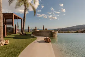 Paradise with Sea View: Pool, Jacuzzi and Luxury - Image 2
