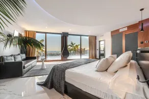 Paradise with Sea View: Pool, Jacuzzi and Luxury - Image 4