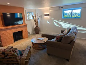 Odin's Cozy 2 Bdr Lower Cottage - Image 4