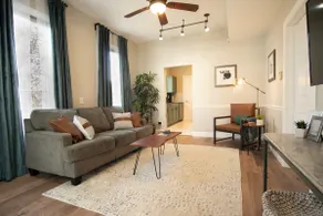 Downtown in Great Area: Walkable & Family-Friendly - Image 2