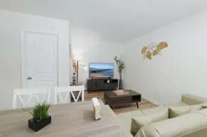 New Renovated Modern House (Up to 6) Near DTLA - Image 2