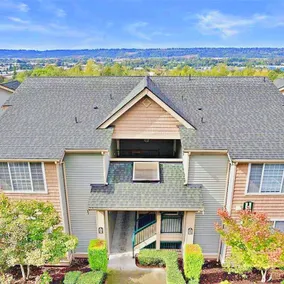 2BR/2BA Hilltop Condo Gated + Private Garage - Image 4