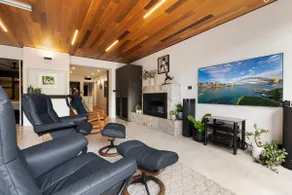Treetops, King Bed, Car Space - Image 4