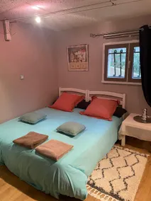 studio, F1 warm with bedroom. Independent - Image 5