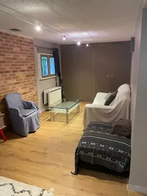 studio, F1 warm with bedroom. Independent - Image 4