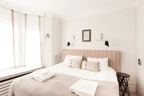 Retreat to a Stylish 1 Bedroom Flat in Chelsea - Image 5