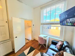 King's Cross Area, Bright Studio Flat on 1st Floor - Image 3