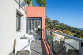 4-BdR Villa with Parking, AC & Pool (8-10 guests) - Image 5