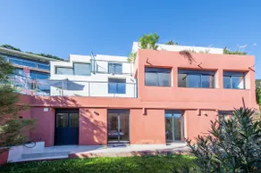4-BdR Villa with Parking, AC & Pool (8-10 guests) - Image 3