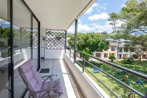 Modern apartment with air conditioning - Image 4