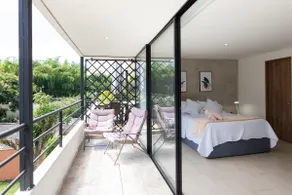 Modern apartment with air conditioning - Image 5