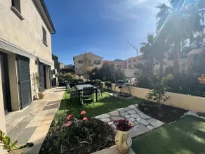 Garden and 2 bedrooms, St Florent center - Image 2