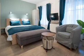 Emerald Cocoon – Comfort, Terrace and Activities - Image 2