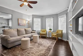 Artistic apt with pool near downtown - Image 3