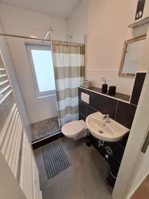 Apt.3: Fully equipped 4 bedrooms 8 people - Image 3