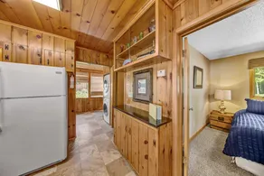 Rustic Lake Escape at Two Oaks Cabin -Roberds Lake - Image 4