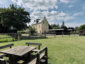 Manoir de Berville Bed & Breakfast - Image 2