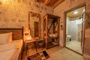 Cappalace Stone House - Image 3