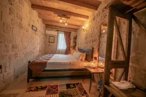 Cappalace Stone House - Image 4