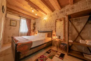 Cappalace Stone House - Image 2
