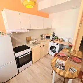 Hosted by Raphaël - Cozy apartment - Image 5