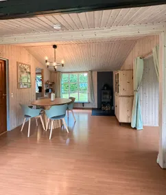 Cozy Summerhouse Near the Beach - Image 3