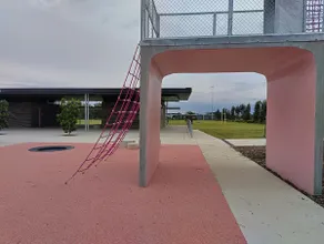 Comfy house facing Sports field - Image 4