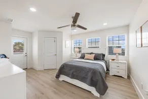 Renovated Modern Surf Bungalow - Image 3