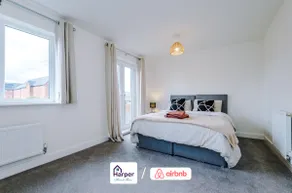 Modern 5BR Home | Sleeps 10 | Perfect for Groups - Image 5