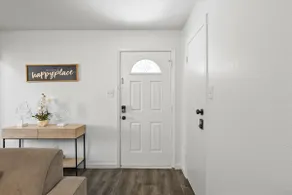 Cute house mins from DT Frisco - Image 5