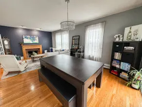 Southie Condo-By Subway-Bring Pets-Pool Table - Image 2