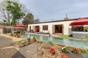 Olli's Cottage-Terrace & Jacuzzi optional - Image 2
