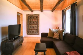 Hotel Aldan - The Old School Apartment (2nd floor) - Image 2
