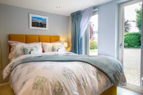 Stylish Studio-Walk to Windsor/Eton/Thames with Car Park - Image 2