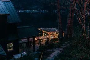 Emerald Haven: Lakeside, Hot Tub, Firepit, Kayaks - Image 2