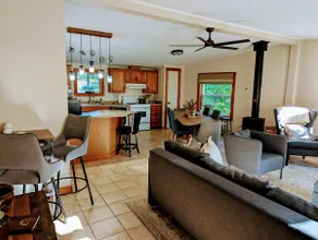 The Cottage at Journey Inn - Image 2