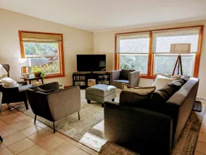 The Cottage at Journey Inn - Image 3