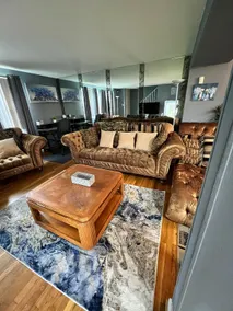 The Perfect Centralized Stylish Cozy Quiet Retreat - Image 3