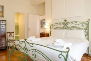 Pitti Deluxe Apartment - Image 5