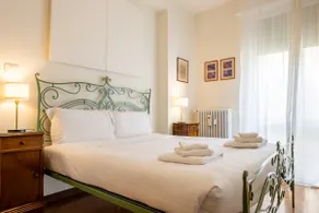 Pitti Deluxe Apartment - Image 4