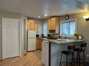 Quaint Downtown Studio (4 blocks off Main) - Image 2